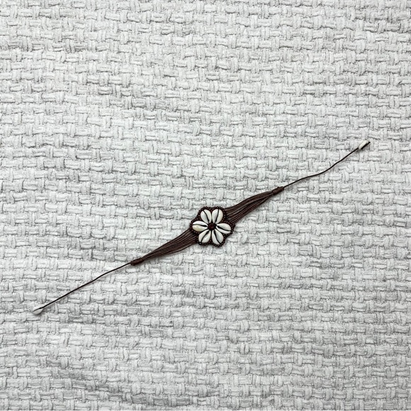Y2K Cowrie Shell Floral Beachy Bracelet - Picture 4 of 8